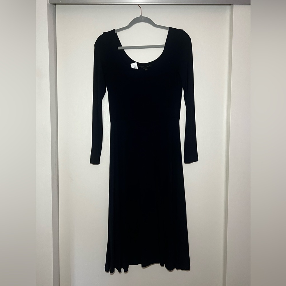 Scoop neck flowy dress